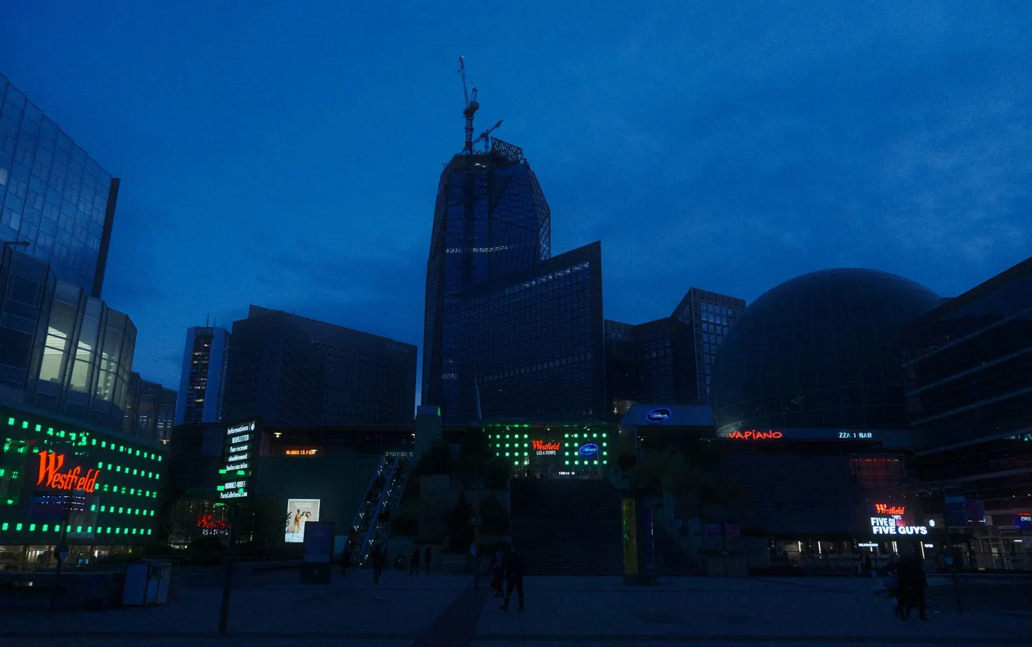 Centre commercial la Défense : le guide complet de Westfield les 4 temps et du CNIT